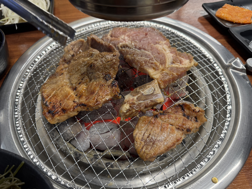 Geosonggalbi (거송갈비) 1