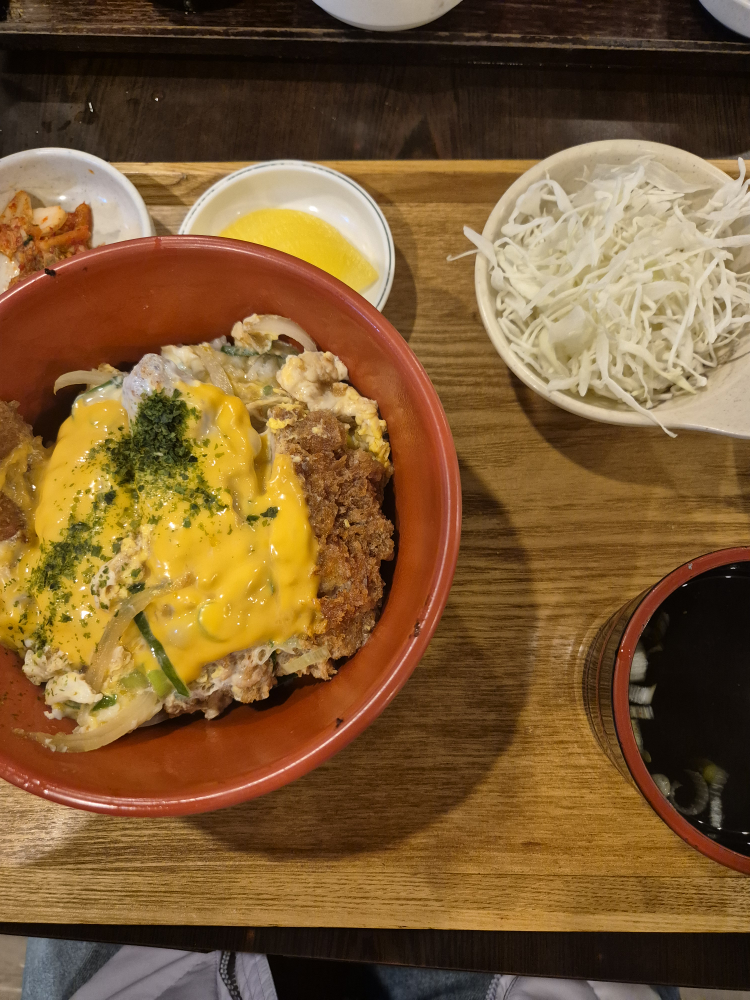 탄 대표 사진