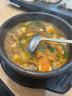 황금복돼지 사진 2