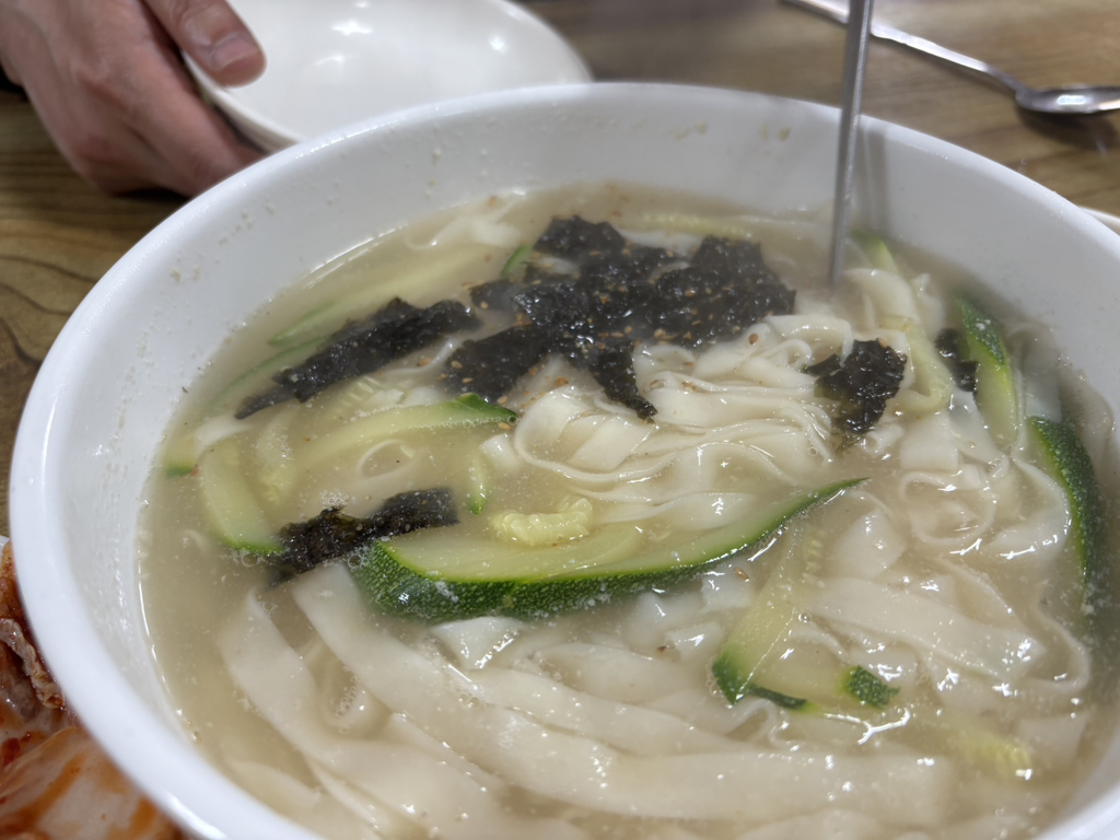 Yeongjeomkalguksu (영점칼국수) 3