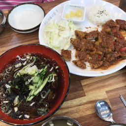 Suyuriudong seogucheongjeom (수유리우동 서구청점) 2