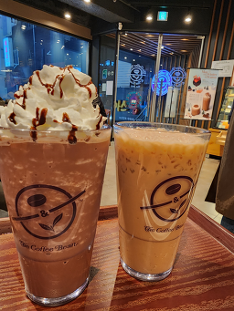 커피빈 홍대역점 사진 4