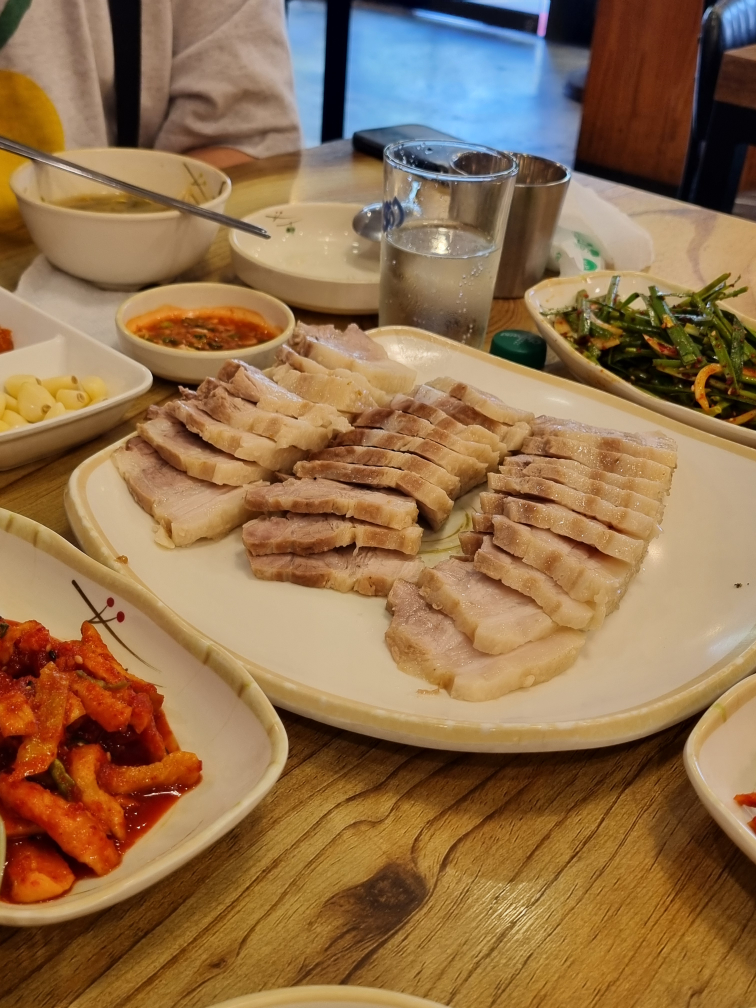 Seodaemunyeongyangjokbal (서대문영양족발) 3