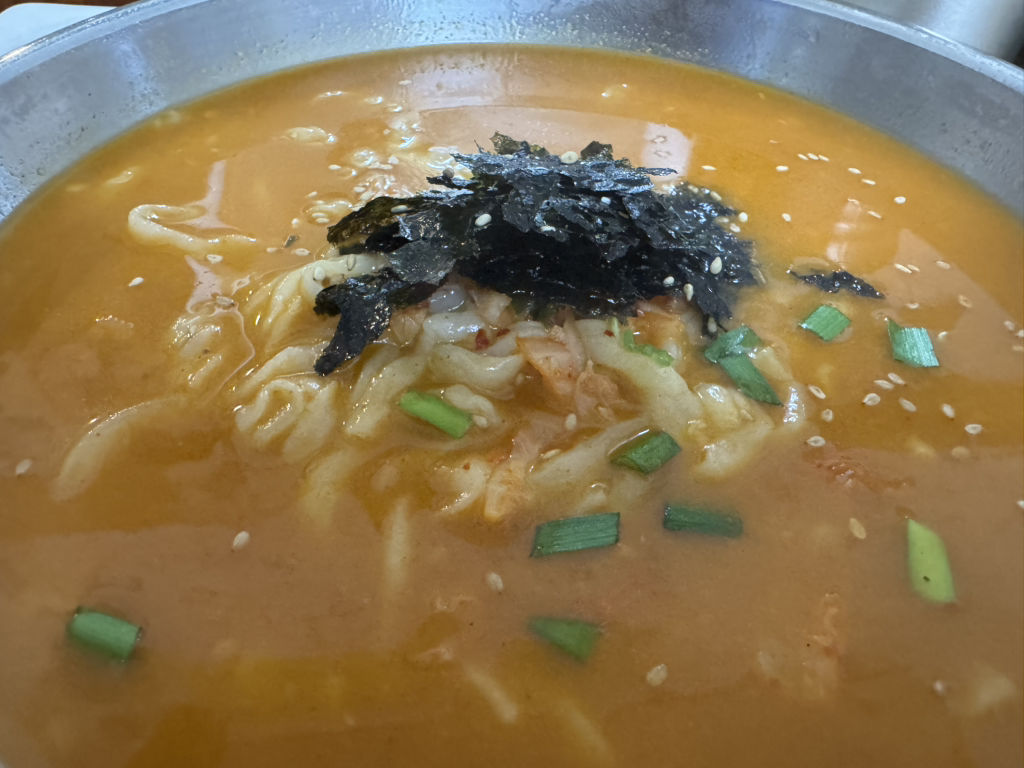 Sabukkalguksu (사북칼국수) 2