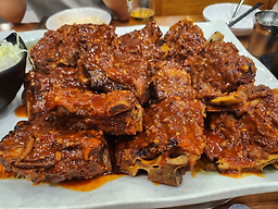 신동궁 감자탕뼈숯불구이 명동직영점 사진 3