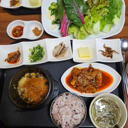 Cheongdosigolbapsang (청도시골밥상) 2
