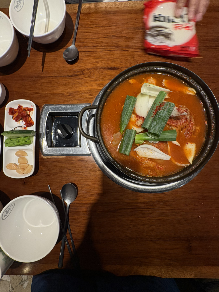 Oneuldoutja (오늘도웃자) 1