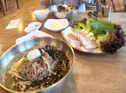 Bongpyeonguihyanggi& babekyu (봉평의향기& 바베큐) 1