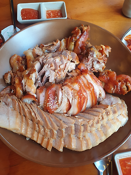 Gajangmatinneunjokbal dodamjeom (가장맛있는족발 도담점) 2