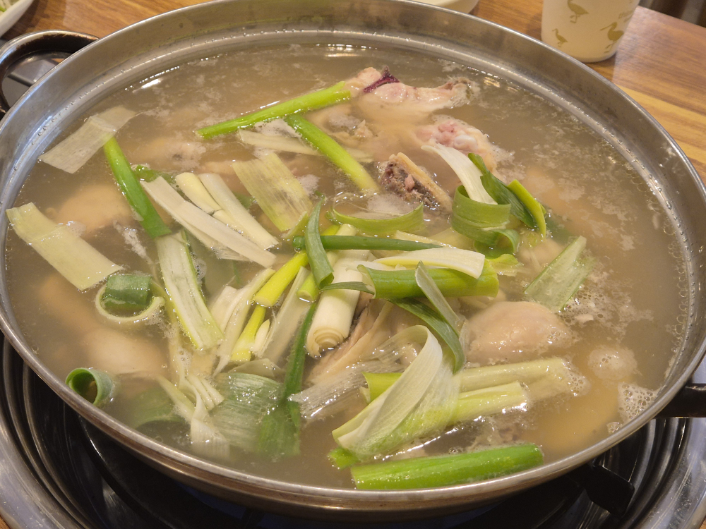 Gongneungdakhanmari (공릉닭한마리) 2