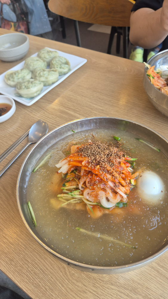 Sancheonchingnaengmyeon (산천칡냉면) 1