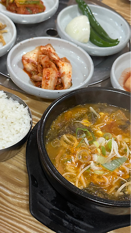 Deungppyeogamjatang (등뼈감자탕) 1