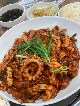 Ganggildonakjimaeul (강길도낙지마을) 2