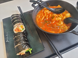 Cheongdamdongmanyeogimbapgangseogucheongjeom (청담동마녀김밥강서구청점) 1