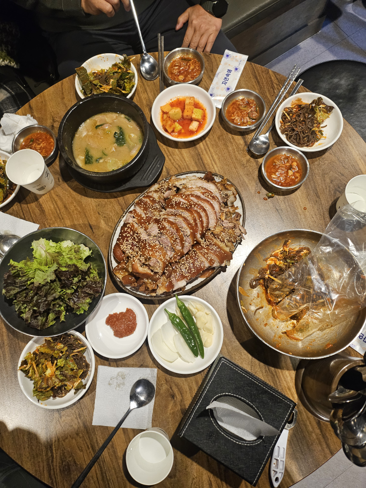 Hwagokyeongyangjokbal (화곡영양족발) 2