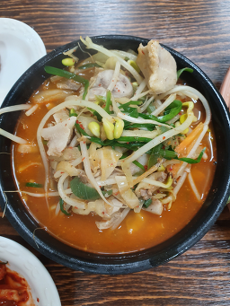 Dolsanjokbal (돌산족발) 3