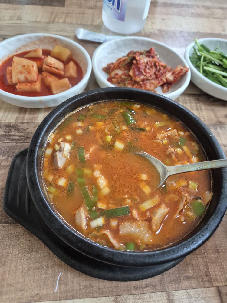 춘임이원조돼지국밥 1