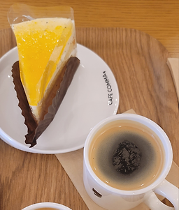 카페꼼마 홍대점 사진 8