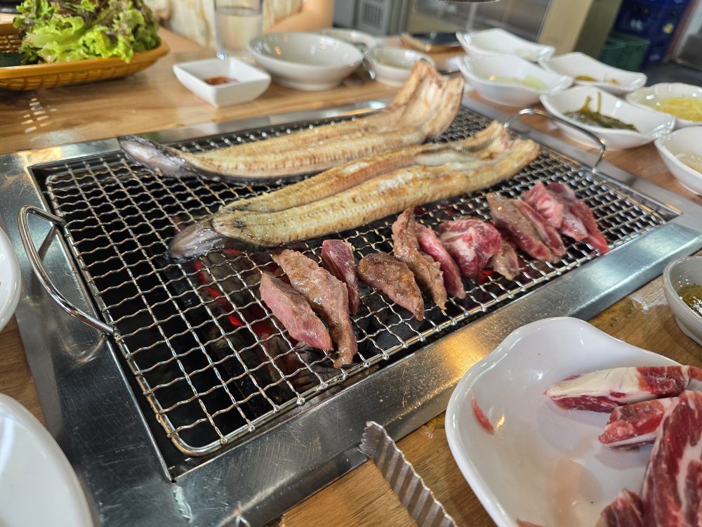 Wangsutbulminmuljangeo (왕숯불민물장어) 1