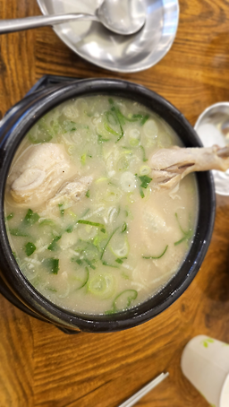 Eonyangdakkalguksu (언양닭칼국수) 3