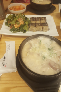 Sundaesilrok baengbaengsageorijeom (순대실록 뱅뱅사거리점) 3