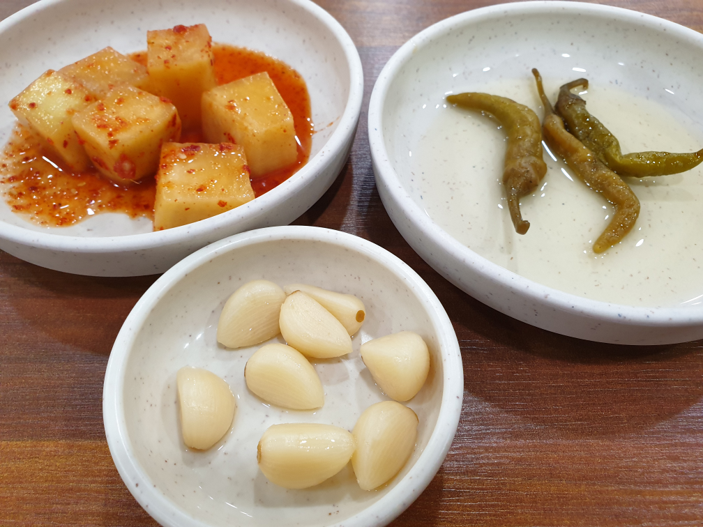 Sinjeonggoljeontongppyeohaejangguk (신정골전통뼈해장국) 1