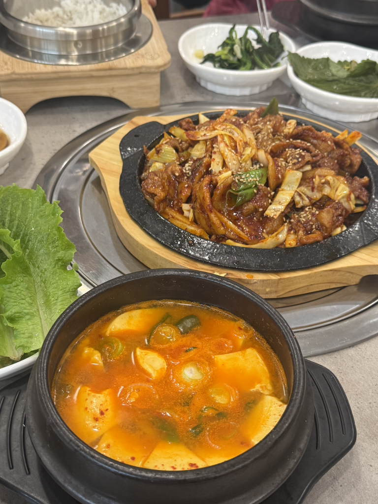 Daebubonga (대부본가) 1