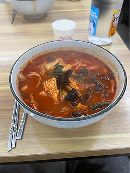 Hongcheonjjamppongjeonmunjeom (홍천짬뽕전문점) 1