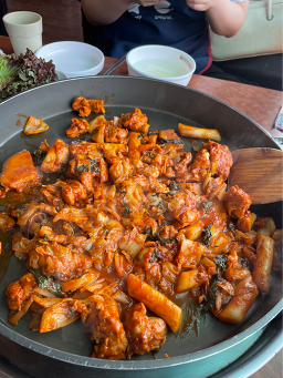 Junghwahobandakgalbi (중화호반닭갈비) 1
