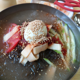 Deokpunggolchiknaengmyeon (덕풍골칡냉면) 1