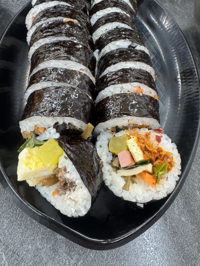 Dadeurigimbapcheonguk (다드리김밥천국) 1