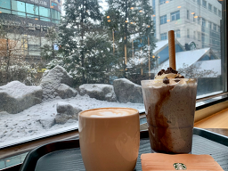 스타벅스 홍대역점 사진 4