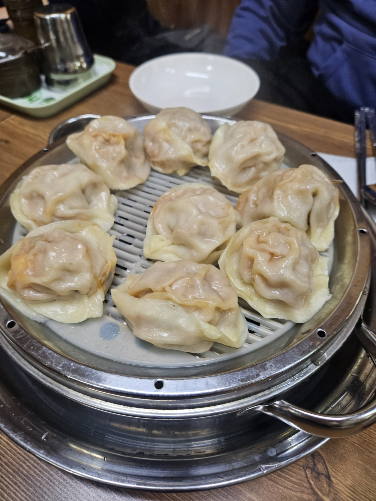 Haeseongsonkalguksu (해성손칼국수) 2