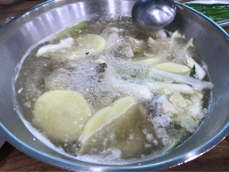 Gongreungdongdakhanmari (공릉동닭한마리) 2