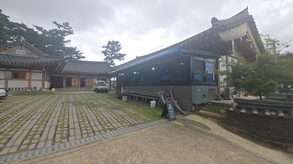 Seochuljisondubu (서출지손두부) 1