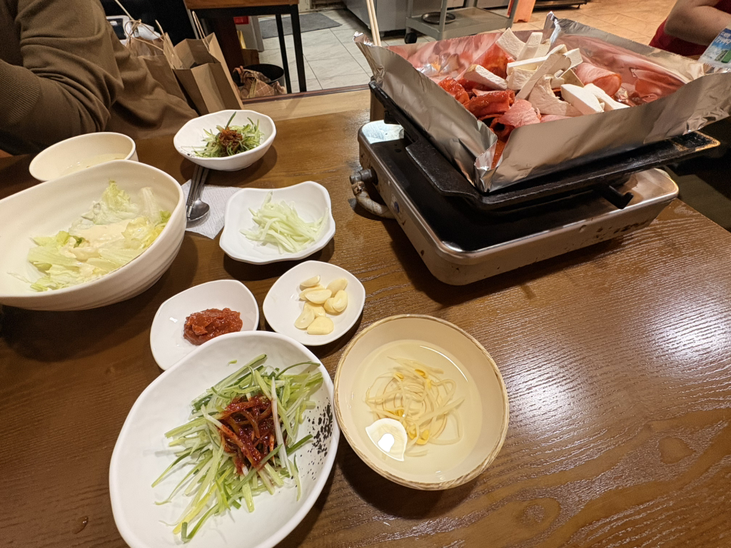 동산회관, 이디야 6