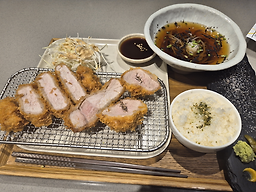 Susuhajiman goengjanghae (수수하지만 굉장해) 2
