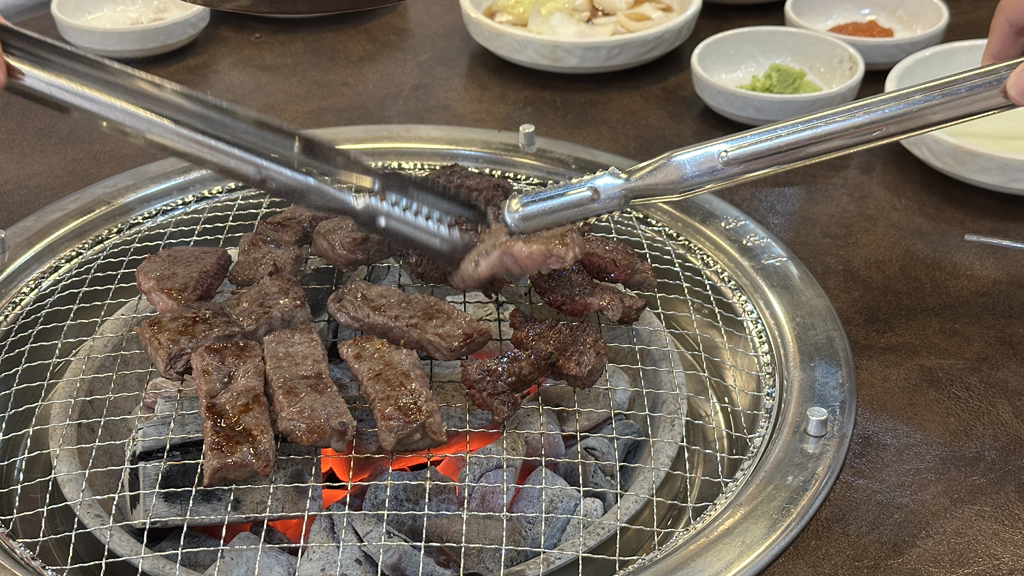 십년한우실비집 수원망포점 사진 3