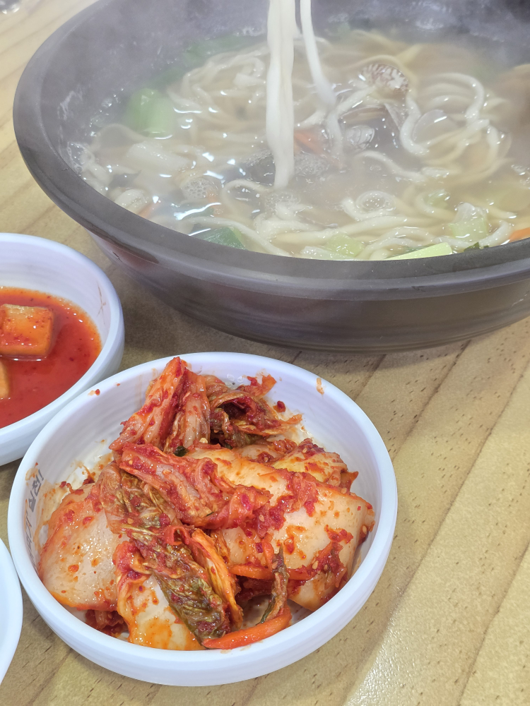 Usanpatjuk (우산팥죽) 1