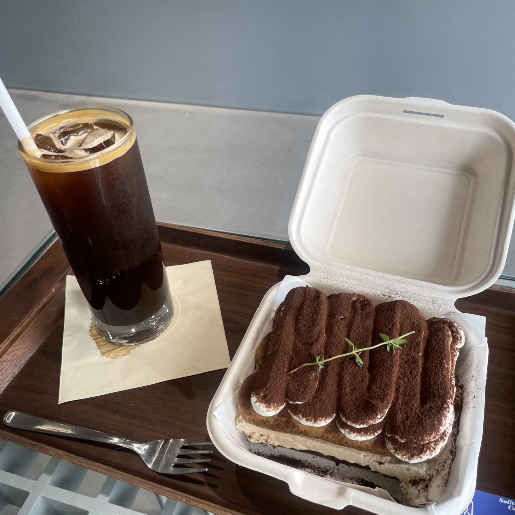 스왈로우라운지커피