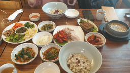 마음은콩밭에 대표 사진