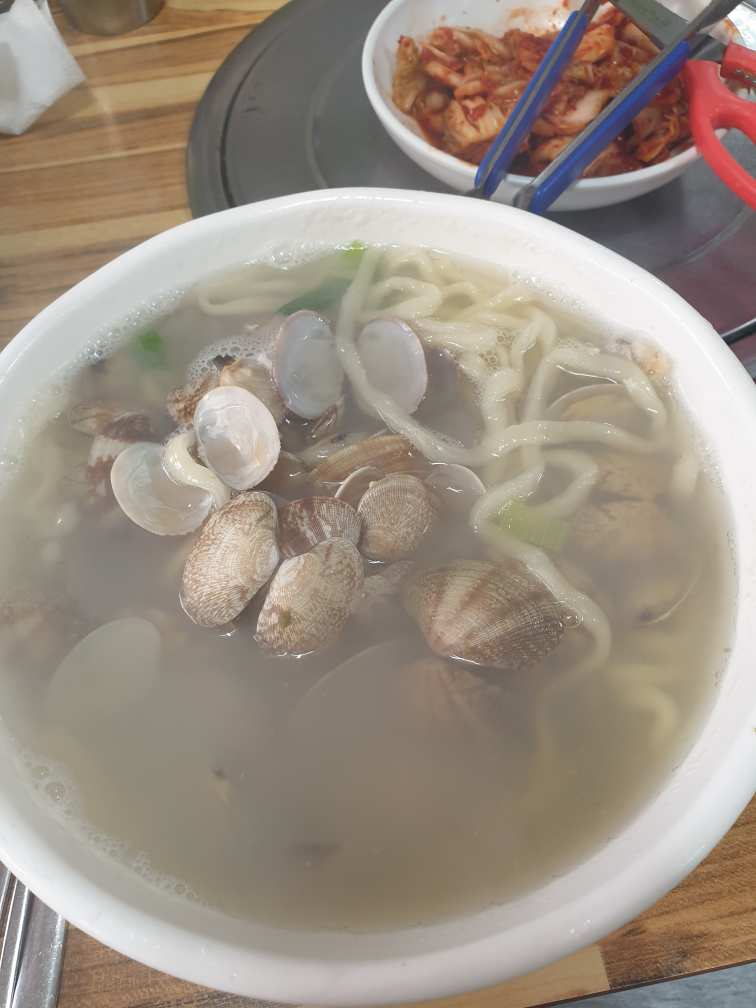 Yetnalbajirakkalguksu (옛날바지락칼국수) 1