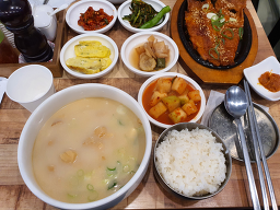 Yunganeyongdaerihwangtaeguk (윤가네용대리황태국) 1