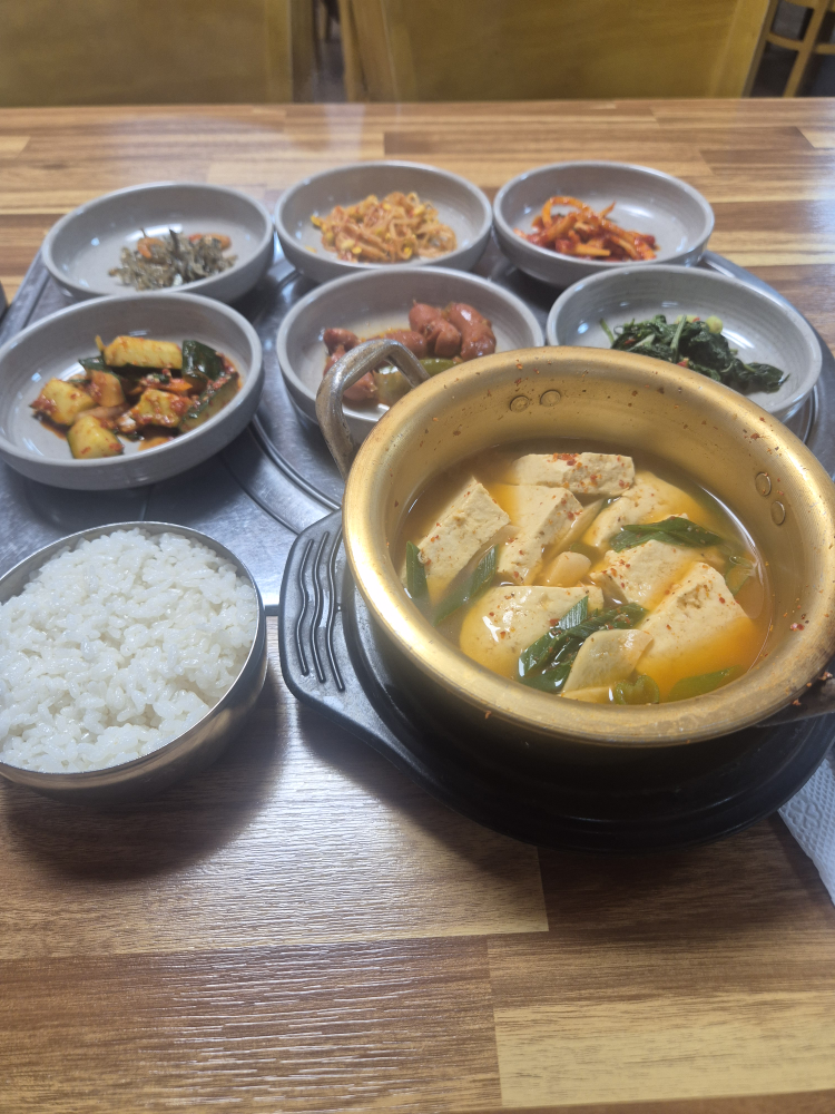 Hobansikdang (호반식당) 3