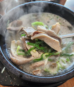 Golmoksundae (골목순대) 3
