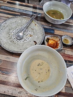 Nyuhuiyasonkalguksu (뉴희야손칼국수) 3
