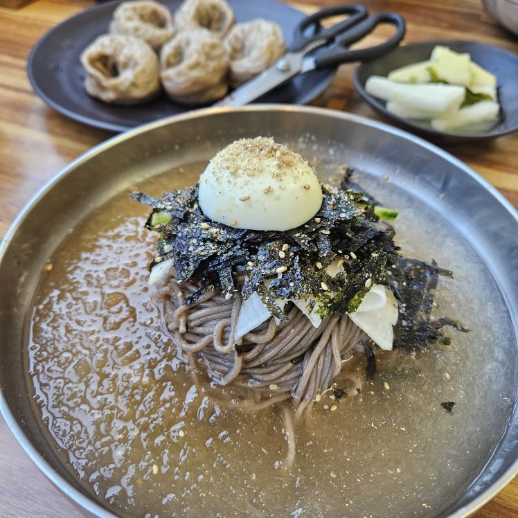 메밀고개시골막국수 1