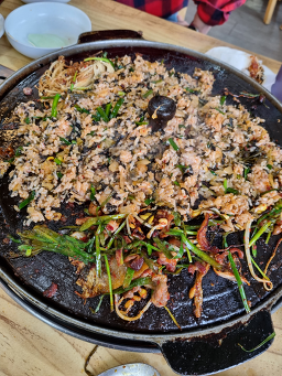 Gamgolori eojeongjikyeongjeom (감골오리 어정직영점) 2