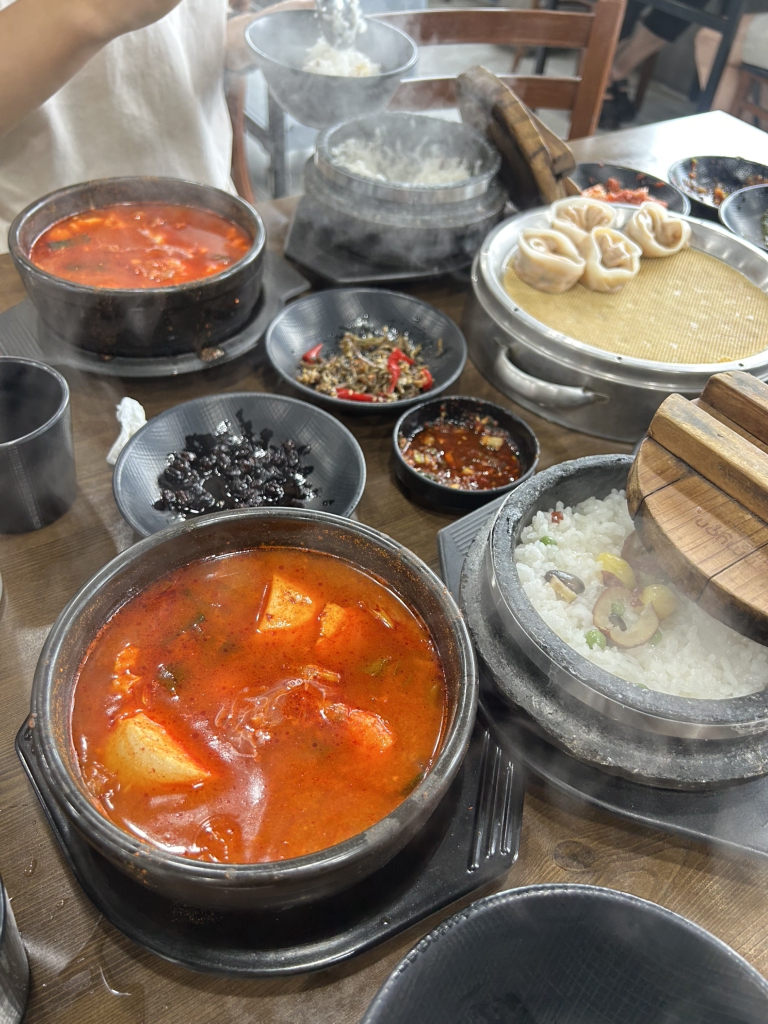 Jangganeilpumsundubu (장가네일품순두부) 3