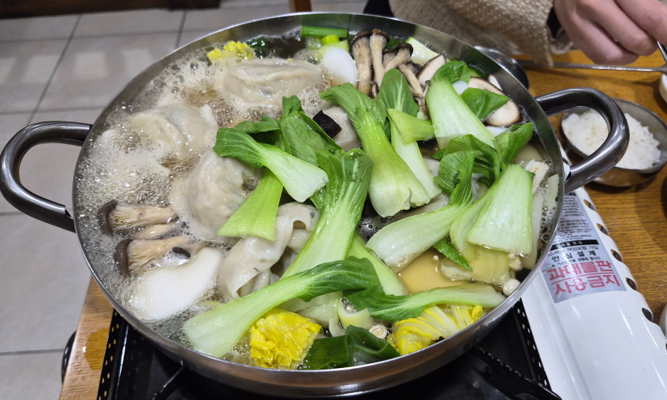 Myeongdongkalguksu (명동칼국수) 2